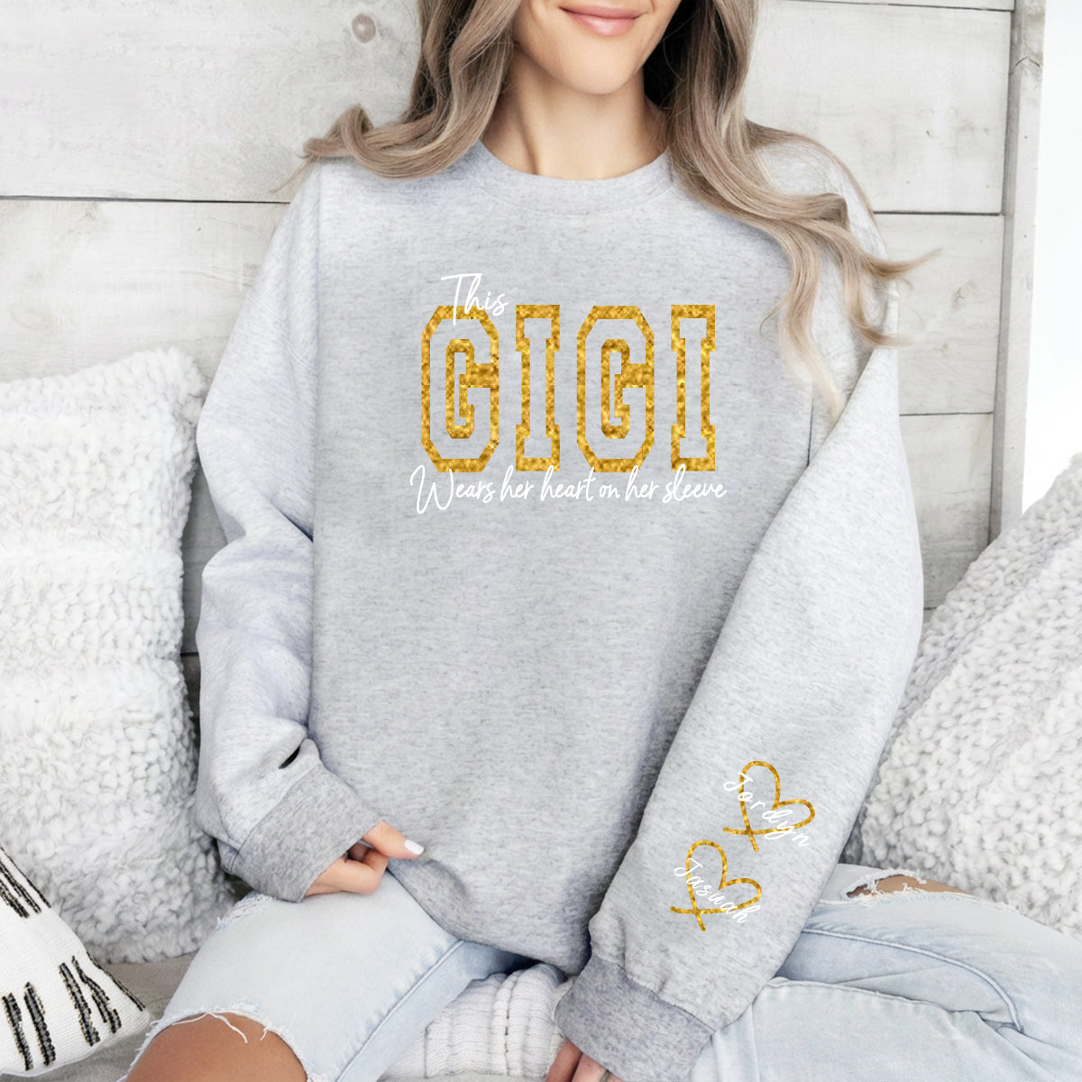 Wear Your Heart on Your Sleeve – Personalized Glitter Mama Sweatshirt with Kids’ Names | for Mom Mother's Day Gift