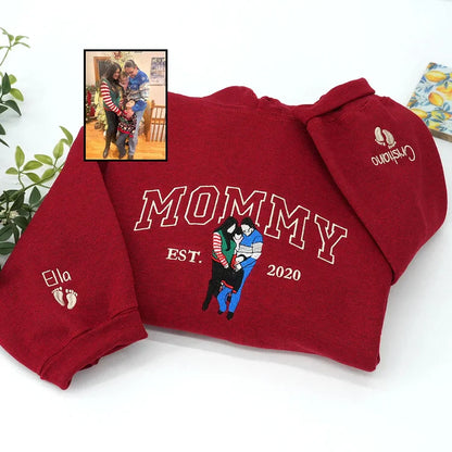 Custom Embroidered Sweatshirt with Mama and Kids Portrait | Mother's Day Gift